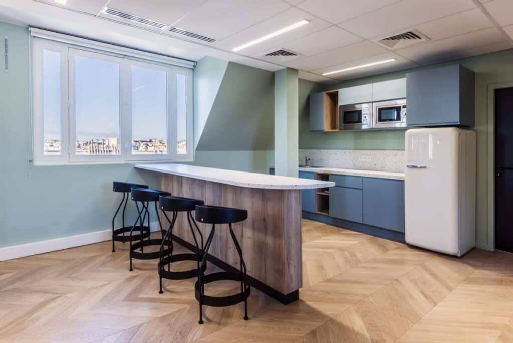 quay pantry mini van phong 05